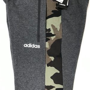 Camouflage Adidas sweatpants